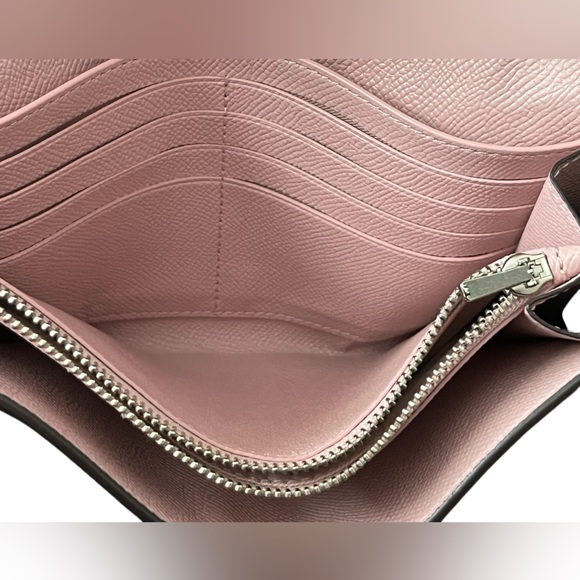 Coach Large Pink Pebbled Leather Turnlock Wristlet - Picture 4 of 8